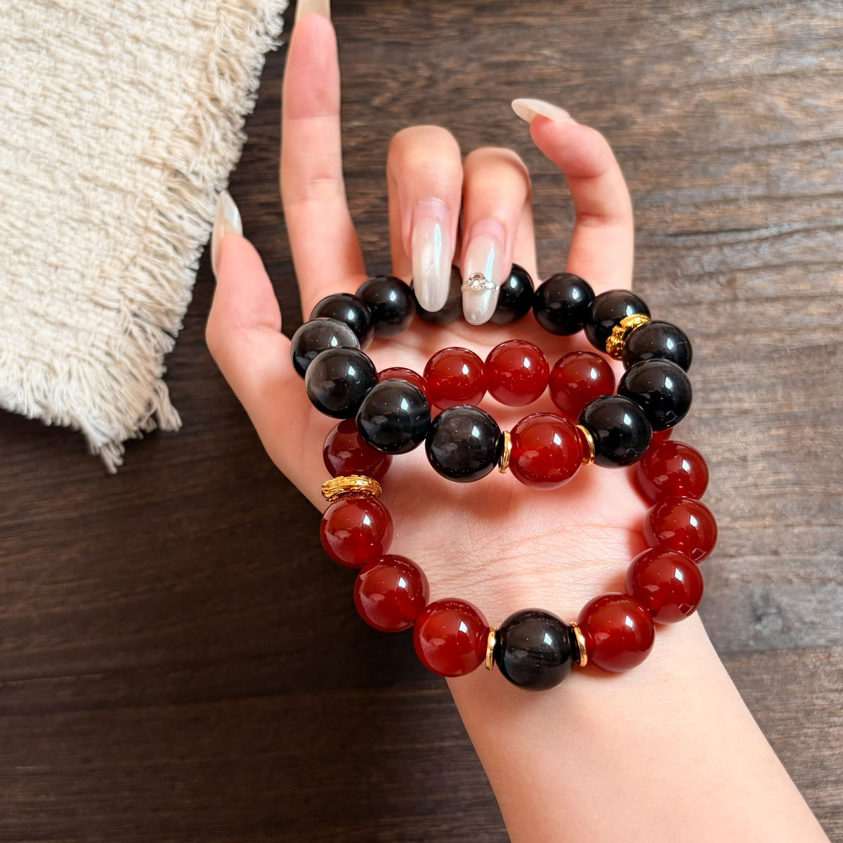 Natural Red Agate & Silver Obsidian Couple Crystal Bracelet – Love, Protection & Harmony Inspired by Eastern Wisdom