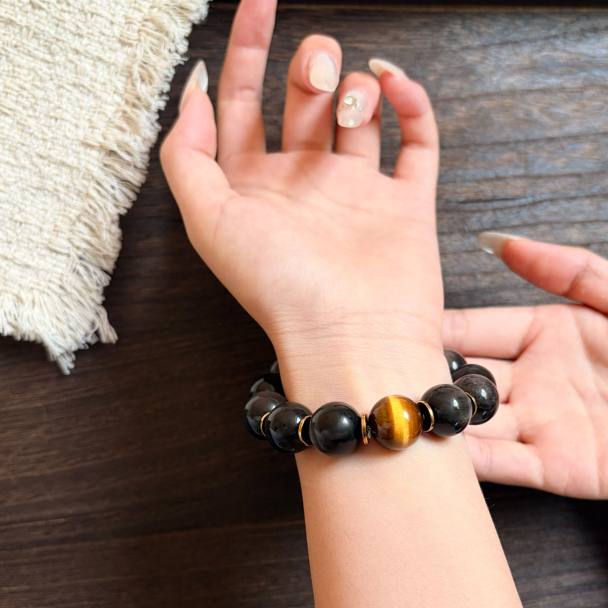 Natural Silver Obsidian & Tiger’s Eye Crystal Bracelet – Protection, Confidence & Strength Inspired by Eastern Wisdom